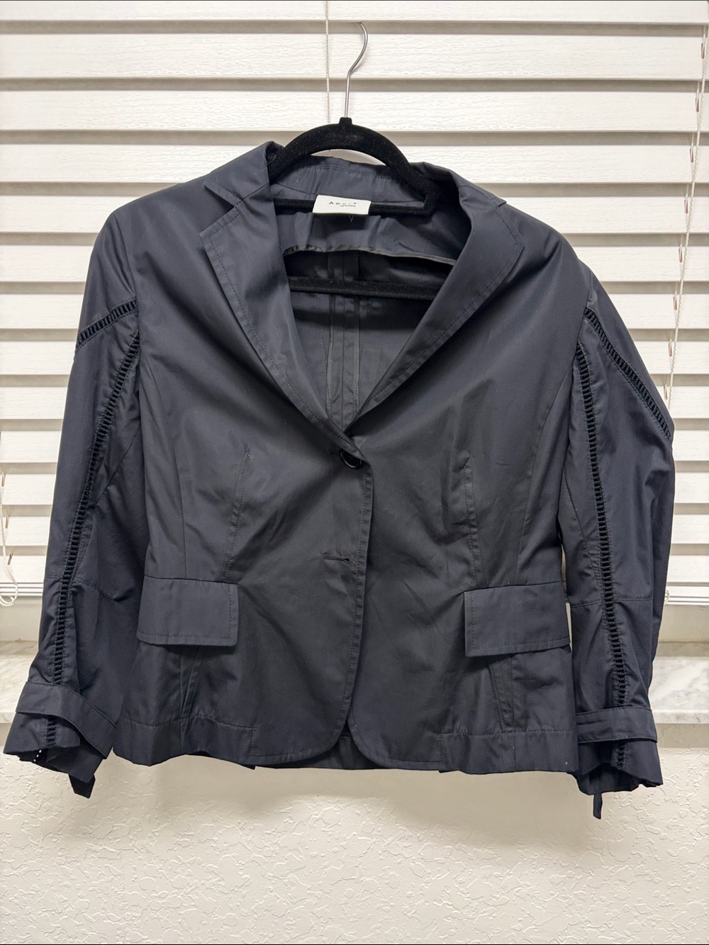 Akris Punto Dark Navy Tailored Blazer with Cutout Sleeve Detail